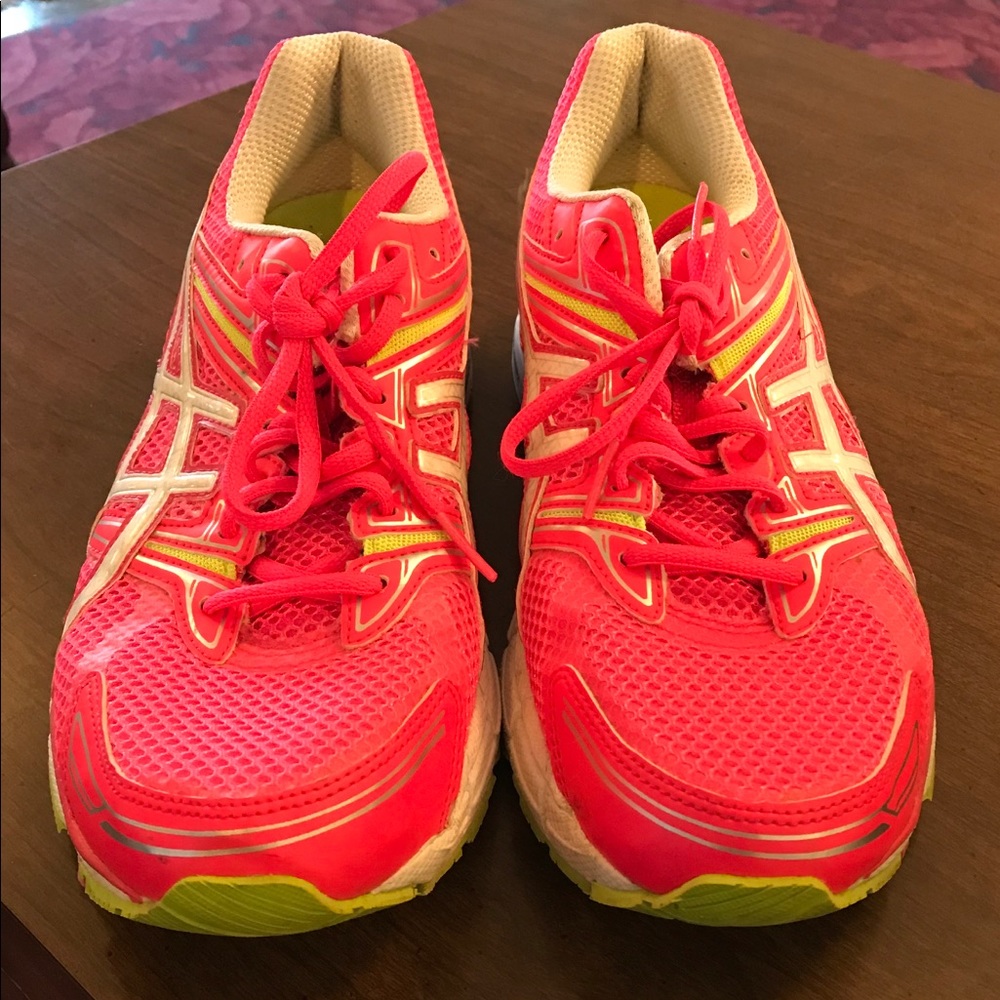 Women’s ASICS GT-1000